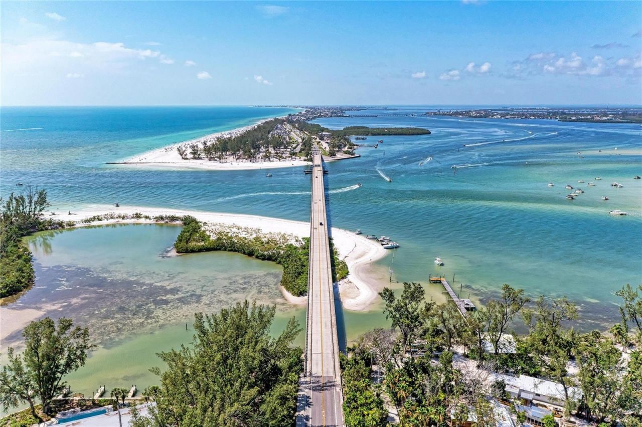 2350 Harbour Oaks Drive, Longboat Key, FL 34228 Photo