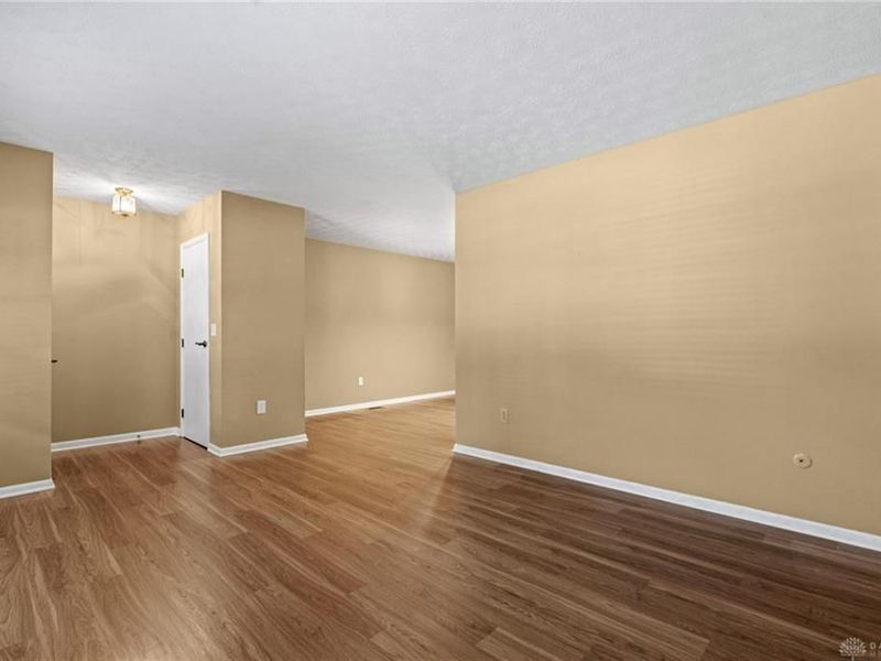 5688 Cobblegate Drive, Dayton, OH 45449 Photo 7