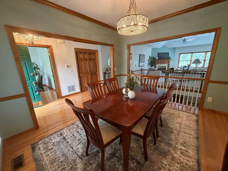 895 Linworth Village Drive, Columbus, OH 43235 Photo 12