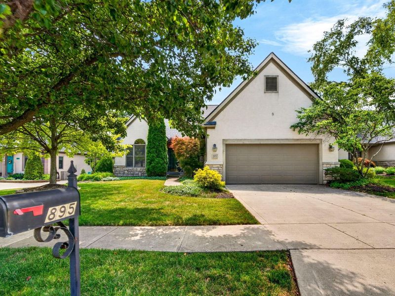 895 Linworth Village Drive, Columbus, OH 43235 Photo 2