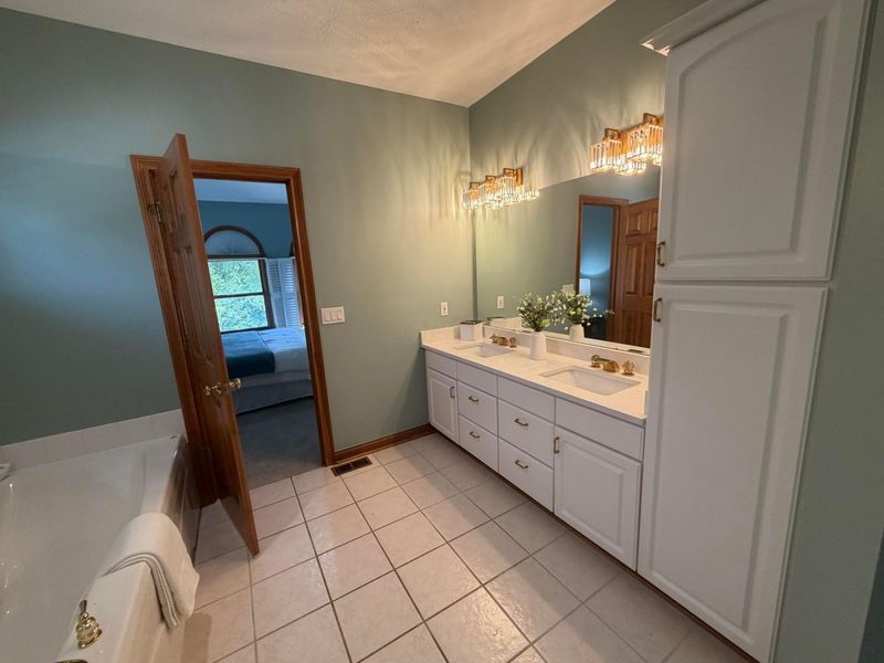 895 Linworth Village Drive, Columbus, OH 43235 Photo 37