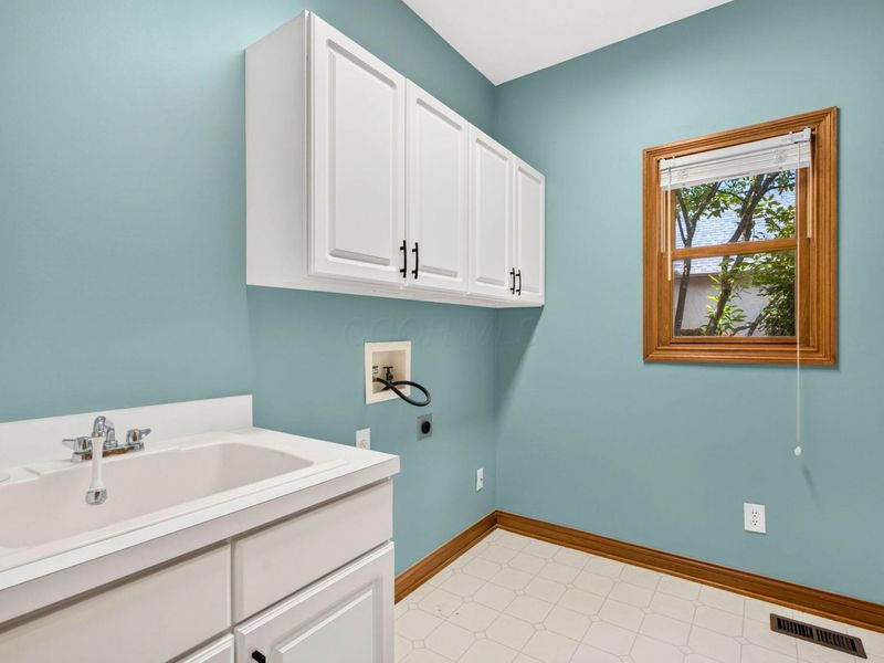 895 Linworth Village Drive, Columbus, OH 43235 Photo 42