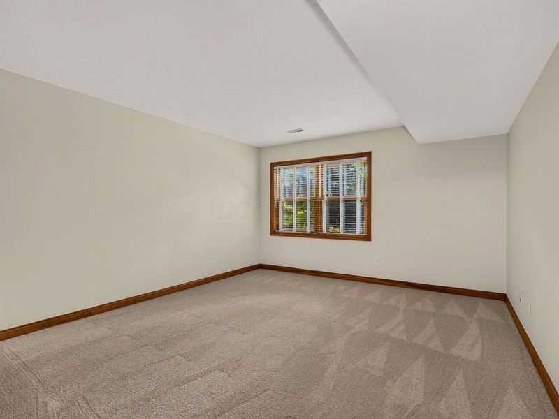 895 Linworth Village Drive, Columbus, OH 43235 Photo 51