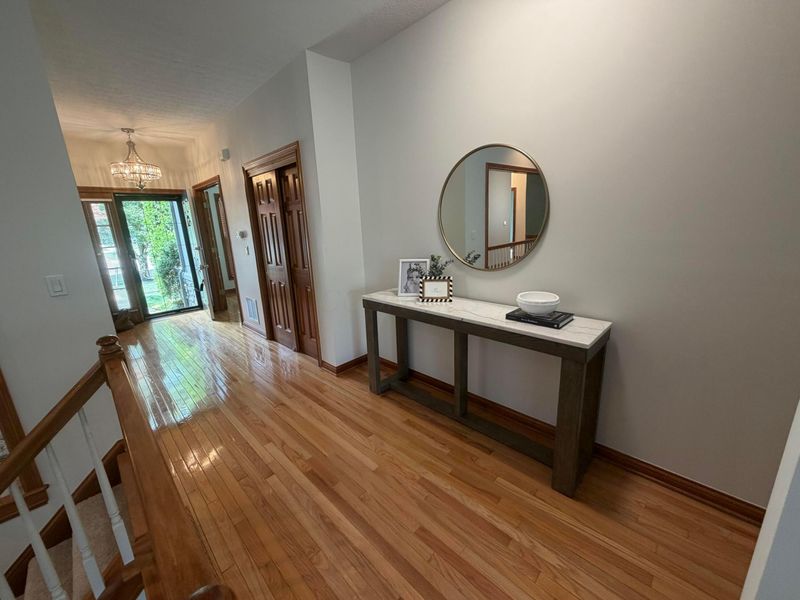 895 Linworth Village Drive, Columbus, OH 43235 Photo 7