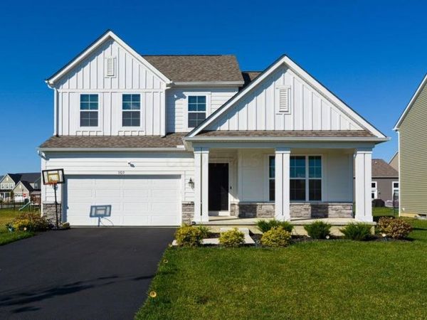 107 Silver Pine Lane, Lewis Center, OH 43035