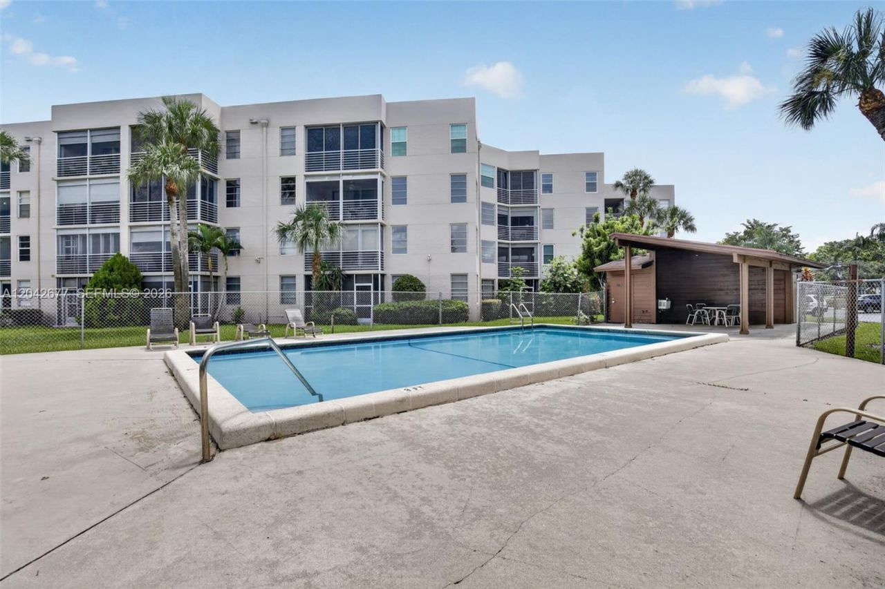 1931 Sabal Palm Dr, Unit 203, Davie, FL 33324 Photo