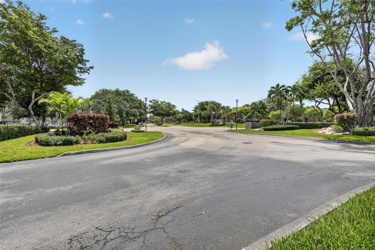 1931 Sabal Palm Dr, Unit 203, Davie, FL 33324 Photo