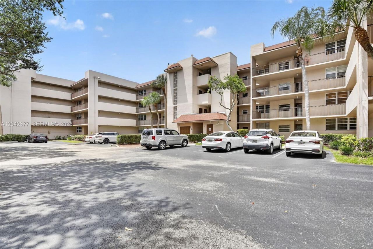 1931 Sabal Palm Dr, Unit 203, Davie, FL 33324 Photo