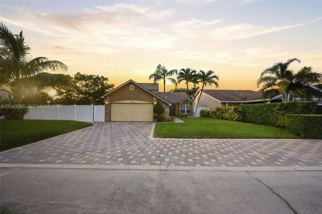 7919 NW 50th St, Lauderhill, FL 33351 Photo
