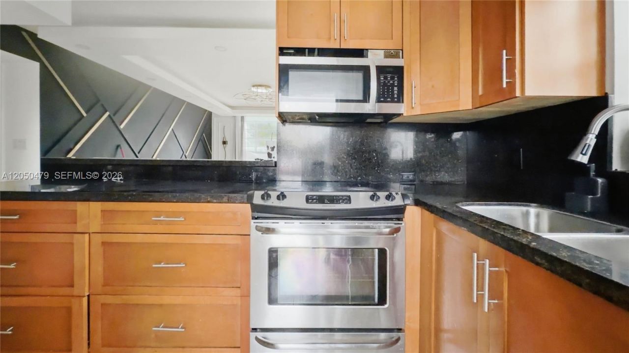 16450 Miami Dr, Unit 103, North Miami Beach, FL 33162 Photo