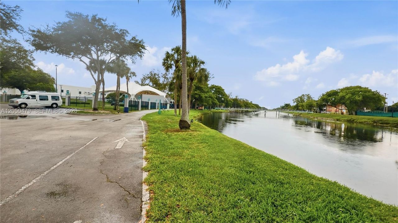 16450 Miami Dr, Unit 103, North Miami Beach, FL 33162 Photo