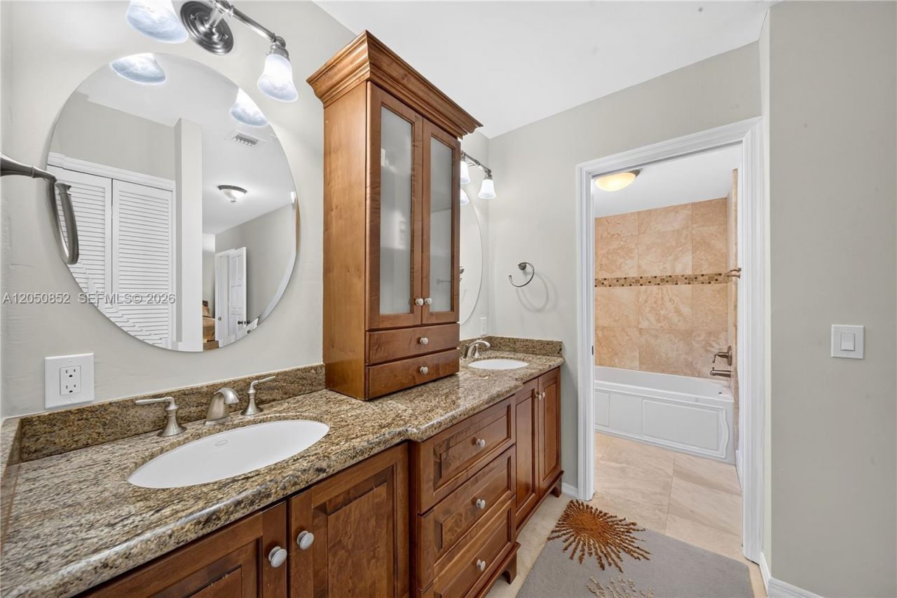 4820 Campo Sano Ct, Coral Gables, FL 33146 Photo