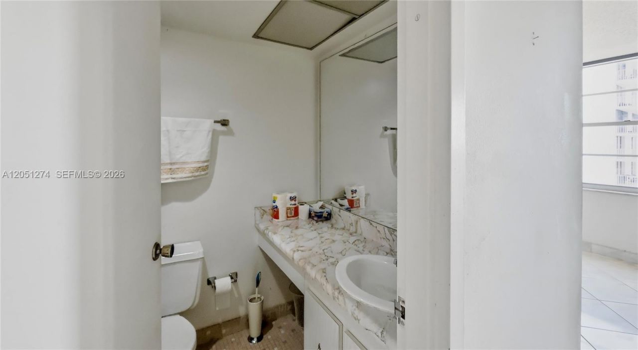 301 174th St , Unit 1907, Sunny Isles Beach, FL 33160 Photo