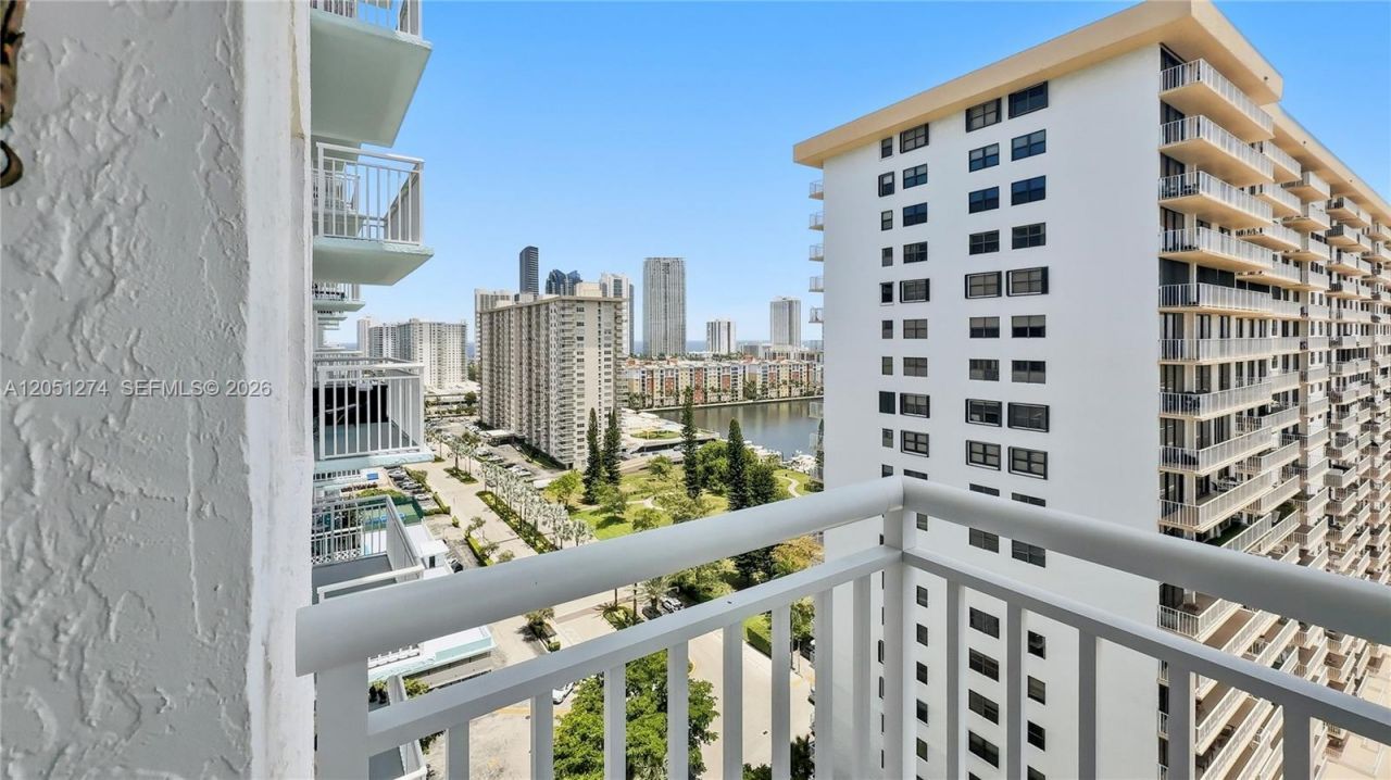 301 174th St , Unit 1907, Sunny Isles Beach, FL 33160 Photo