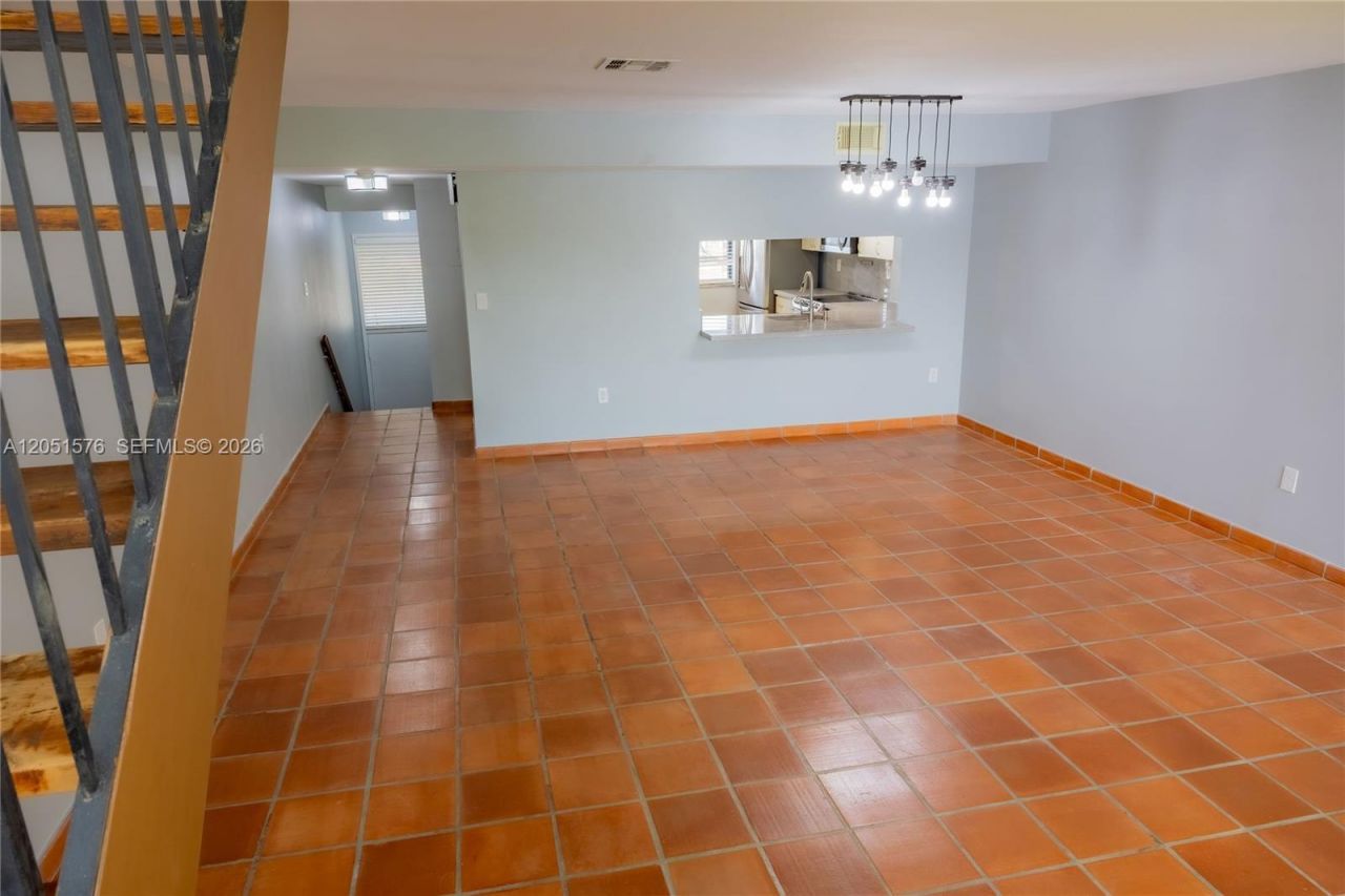 10000 NW 9th St Cir , Unit 21, Miami, FL 33172 Photo