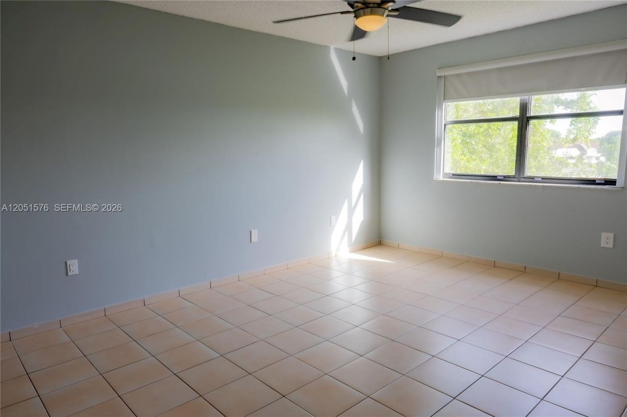10000 NW 9th St Cir , Unit 21, Miami, FL 33172 Photo
