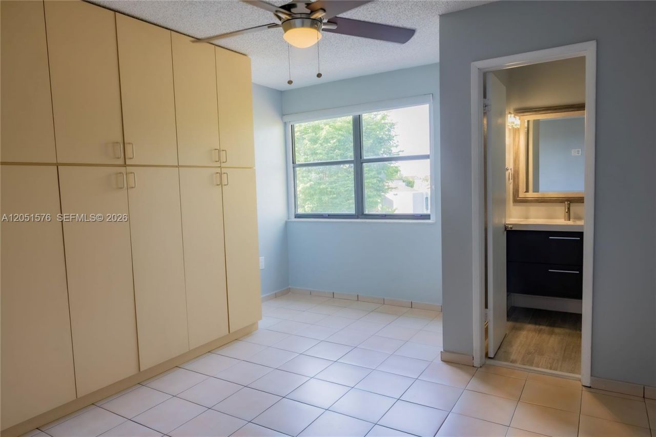 10000 NW 9th St Cir , Unit 21, Miami, FL 33172 Photo