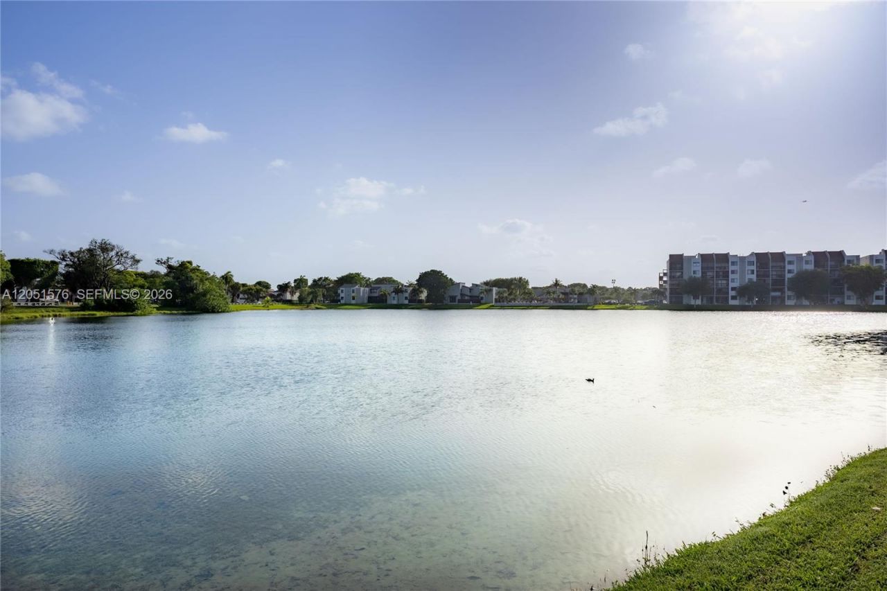 10000 NW 9th St Cir , Unit 21, Miami, FL 33172 Photo