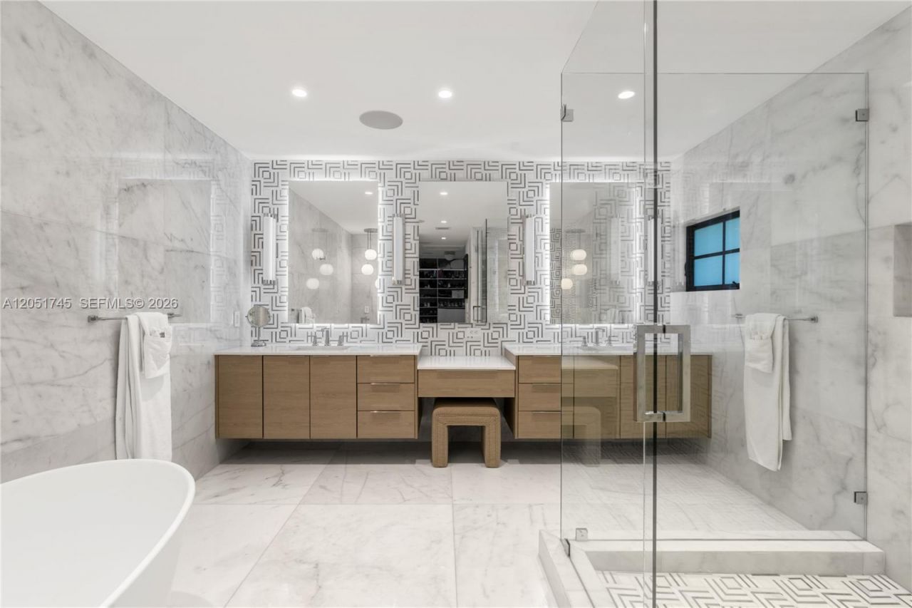 4442 Prairie Ave , Miami Beach, FL 33140 Photo