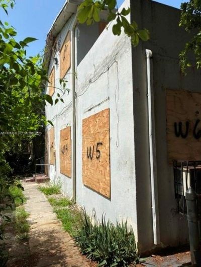 1133 NW 79th Ter, Miami, FL 33150 Photo