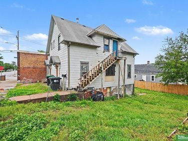 4201 Grand Avenue, Omaha, NE 68111