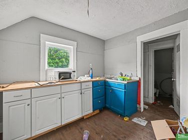 4201 Grand Avenue, Omaha, NE 68111