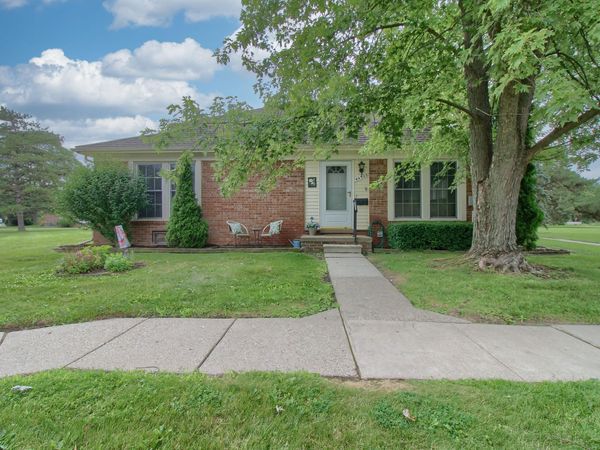 44507 N Umberland Circle, Canton, MI 48187