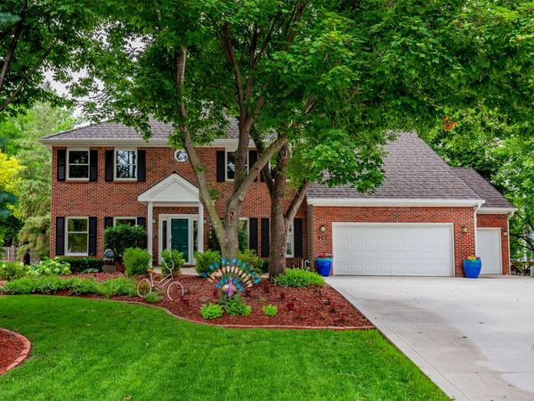 917 57th Place, West Des Moines, IA 50266
