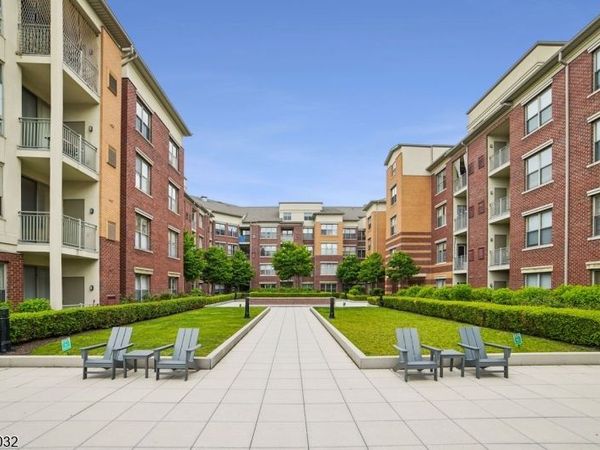 24 Ave At Port Imperial, West New York, NJ 07093