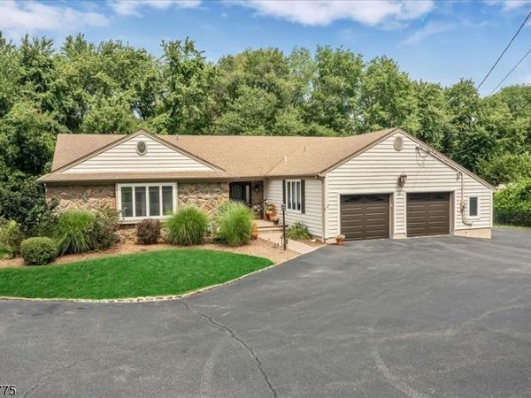6 East St, Wanaque, NJ 07465