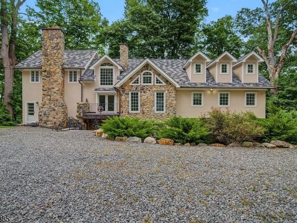 2 Thompson Rd, Parsippany-Troy Hills, NJ 07005