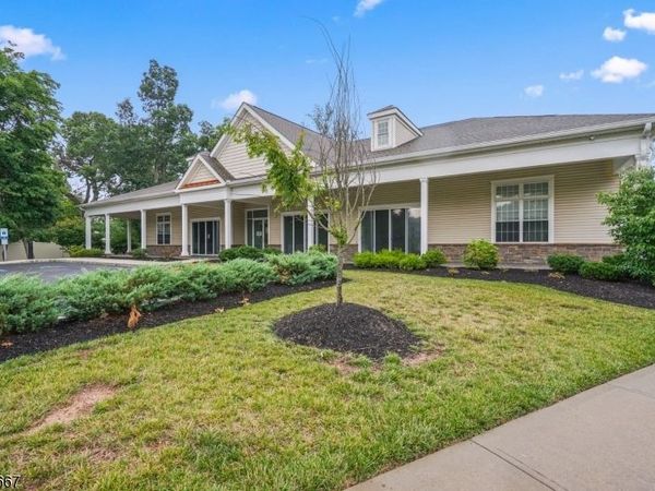 723 Lorhan Dr, Piscataway, NJ 08854