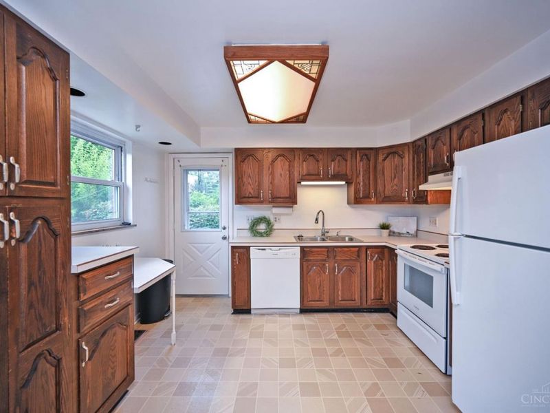 886 Sabino Court, Springfield Twp., OH 45231 Photo 10