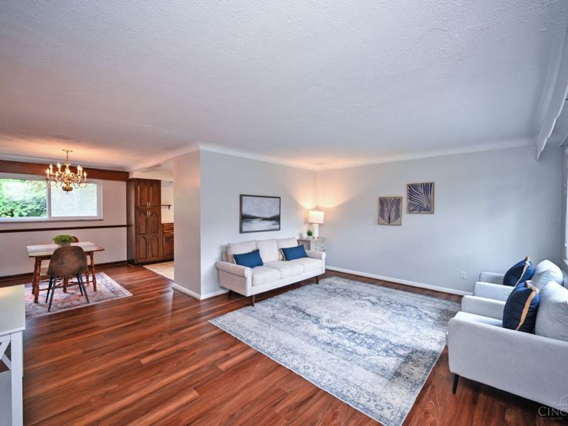886 Sabino Court, Springfield Twp., OH 45231 Photo 3