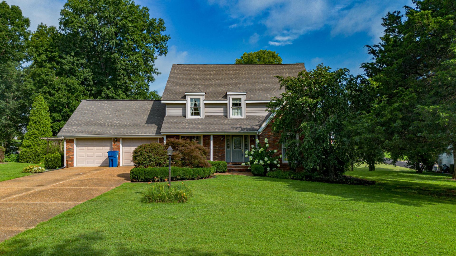 323 Meadowaire Drive, Paducah, KY 42003 Main Photo