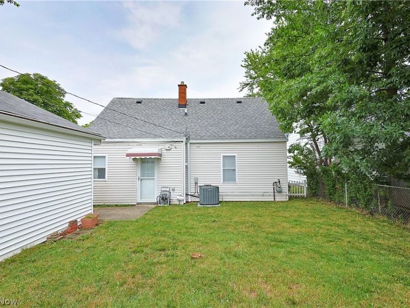 26490 Drakefield Avenue, Euclid, OH 44132 Photo 11
