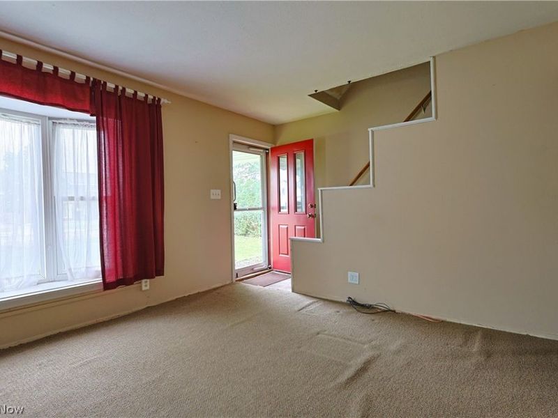 26490 Drakefield Avenue, Euclid, OH 44132 Photo 3