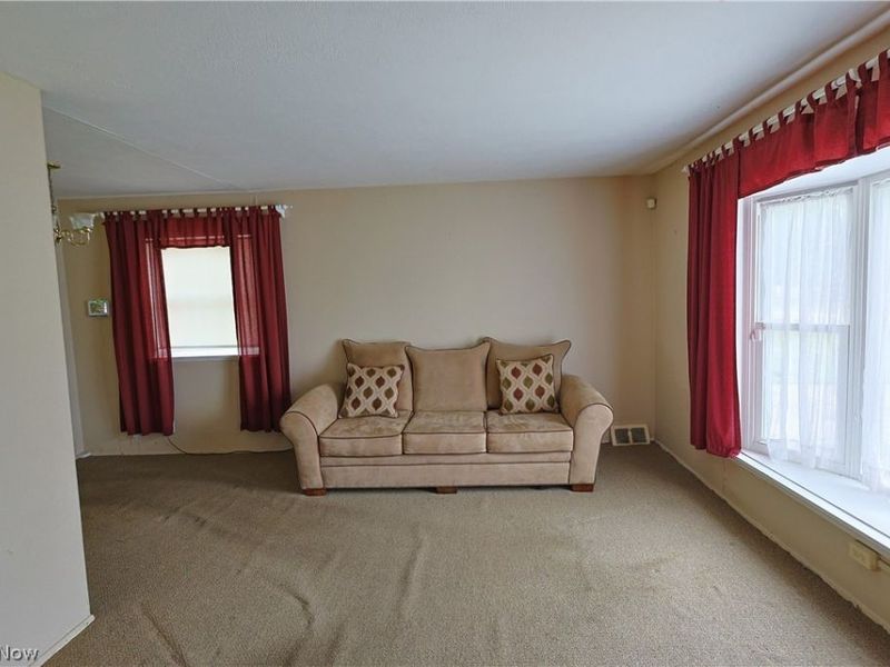 26490 Drakefield Avenue, Euclid, OH 44132 Photo 4