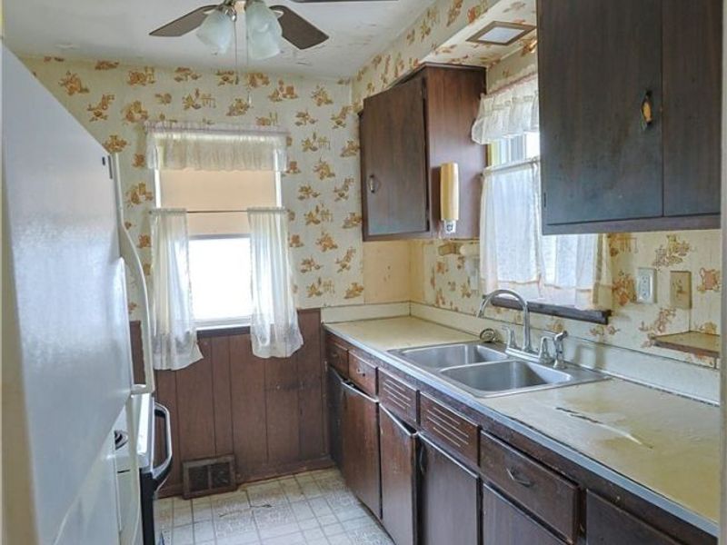 26490 Drakefield Avenue, Euclid, OH 44132 Photo 7
