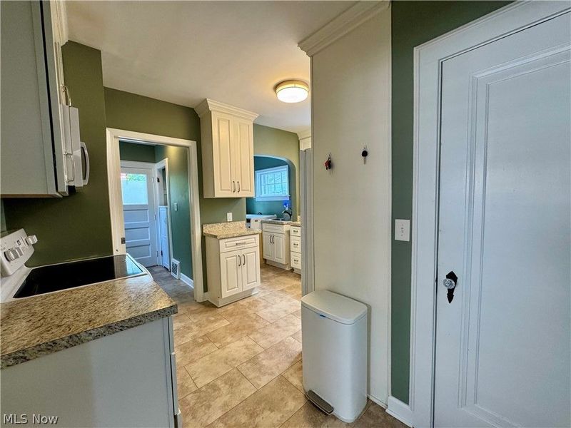 1163 Oxford Road, Cleveland Heights, OH 44121 Photo 10