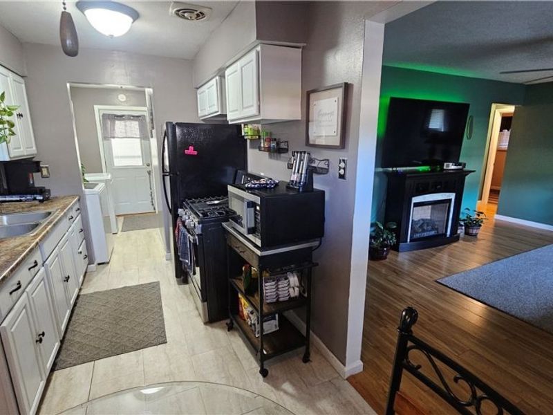 284 Thelma Drive, Sheffield Lake, OH 44054 Photo 7