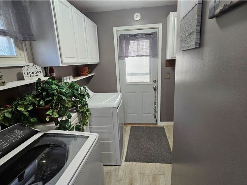 284 Thelma Drive, Sheffield Lake, OH 44054 Photo 8