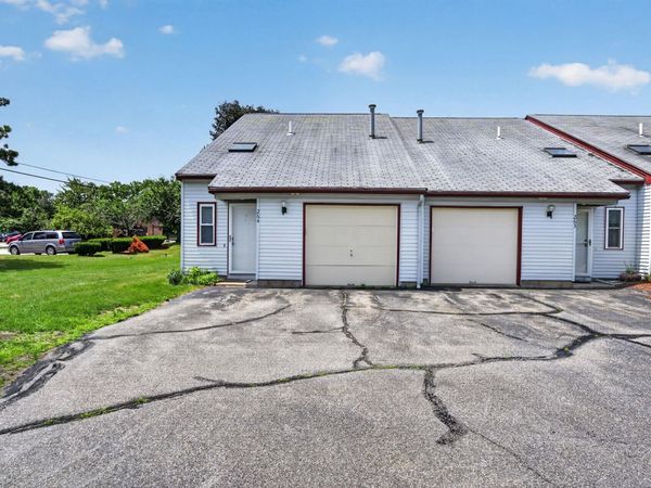 264 Stonebridge Drive, Nashua, NH 03063