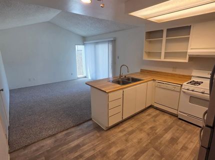 5689 Andrea Blvd, Sacramento, CA 95842 Photo