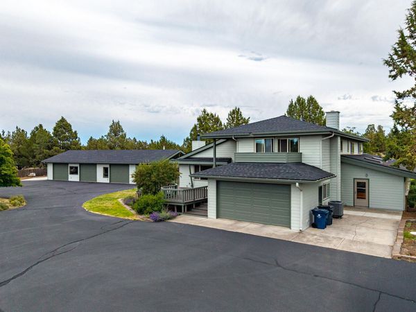 61670 Somerset Drive, Bend, OR 97702