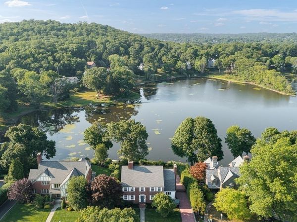 10 Dartmouth Street, Winchester, MA 01890