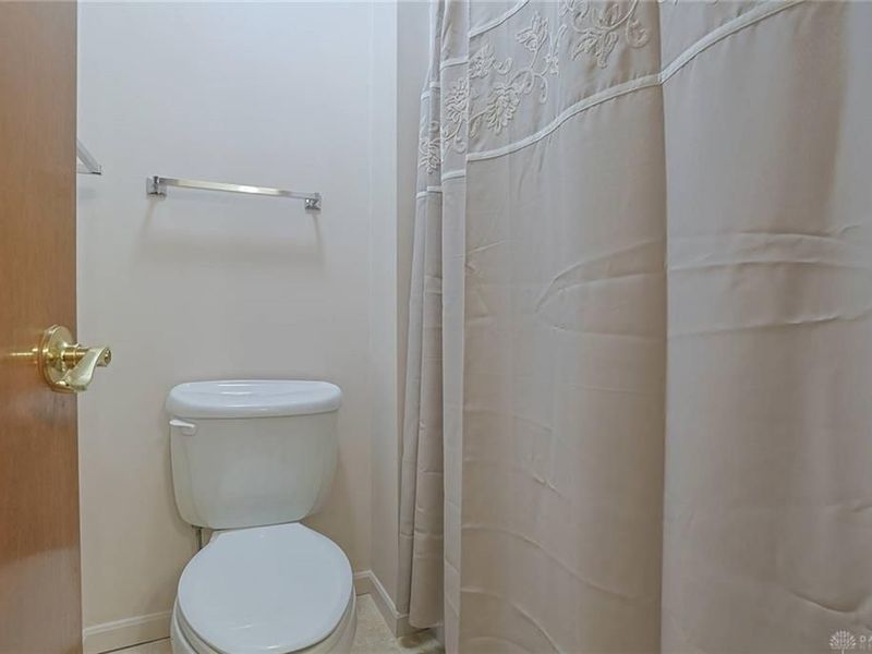 1816 Londonderry Drive, Unit 4, Middletown, OH 45042 Photo 16