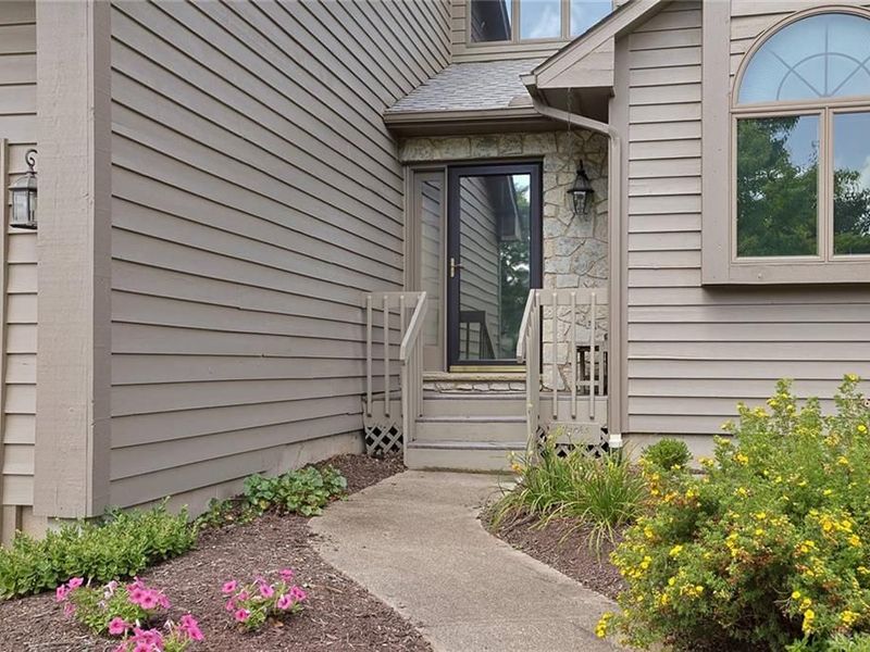 1816 Londonderry Drive, Unit 4, Middletown, OH 45042 Photo 2
