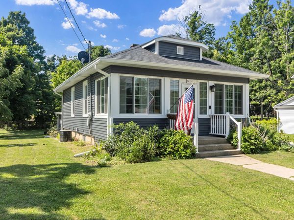 419 W Geneva St, Williams Bay, WI 53191