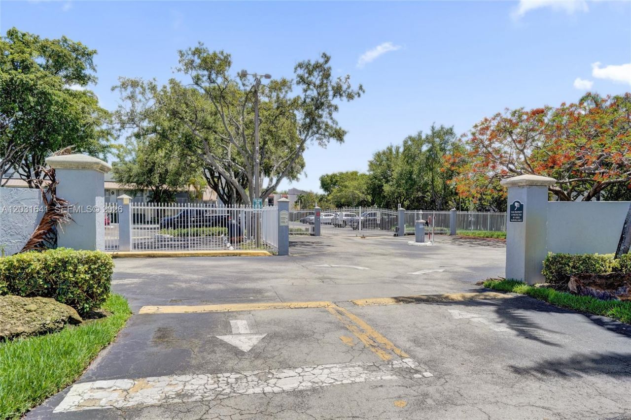 4600 SW 67 Ave , Unit 107, Miami, FL 33155 Photo